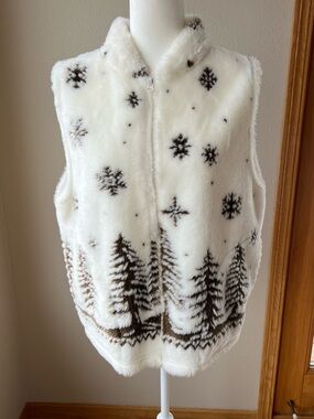 VTG Cobblestone Canyon Vest Large Winter Trees Off White Fleece Faux Fur Nature